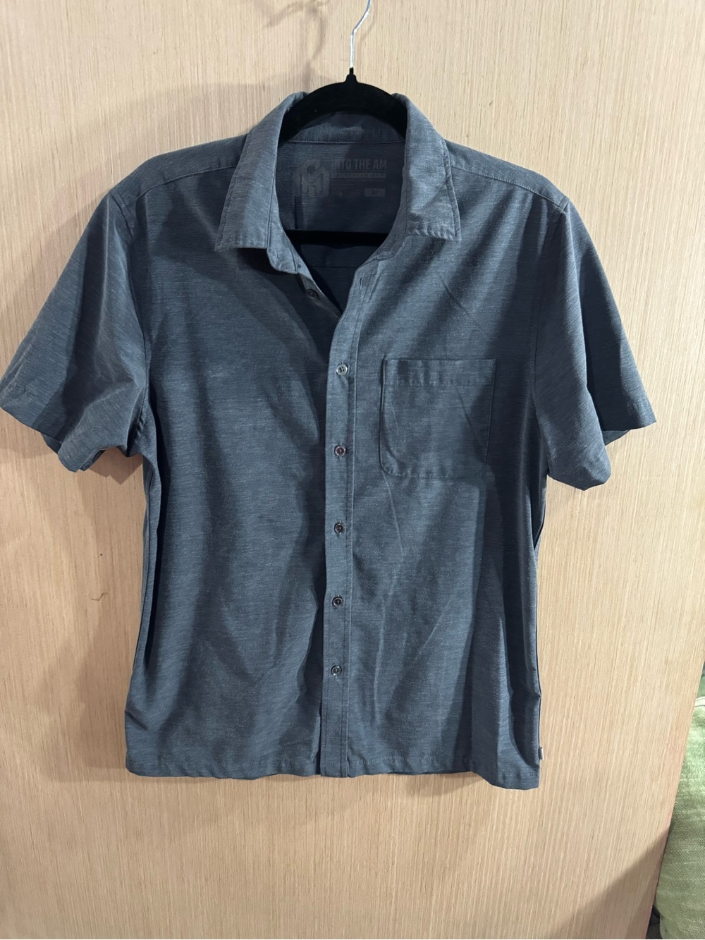 Into The AM Men's Short-Sleeve Button-Up Shirt in Charcoal Gray Blue Size Medium